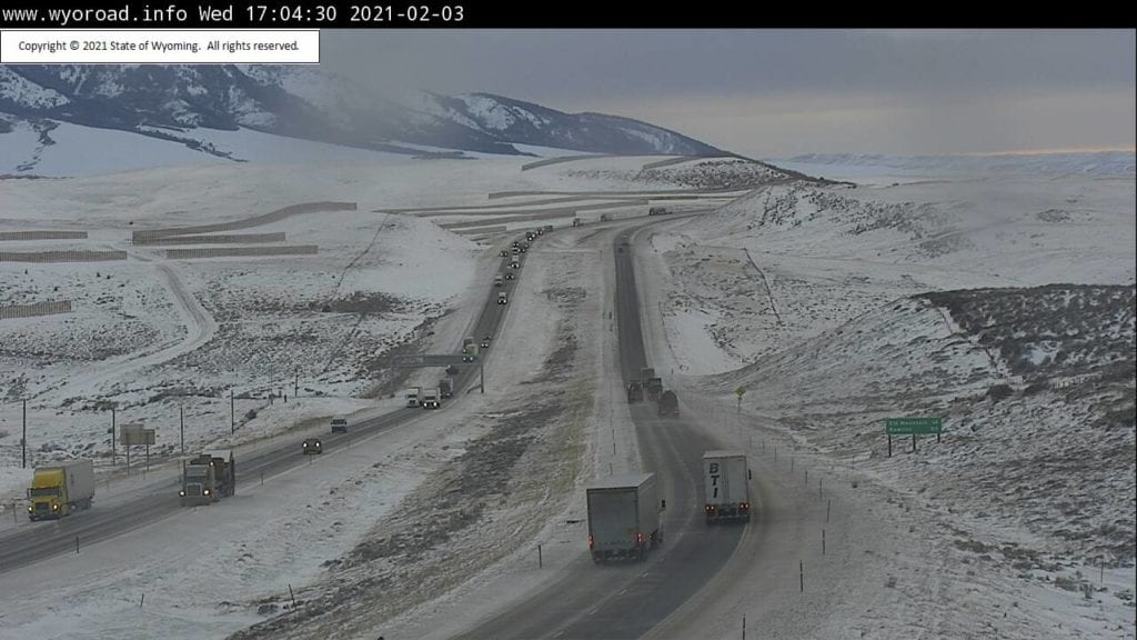 i-80-closes-between-rawlins-and-laramie-due-to-crash-snow-storm-moving