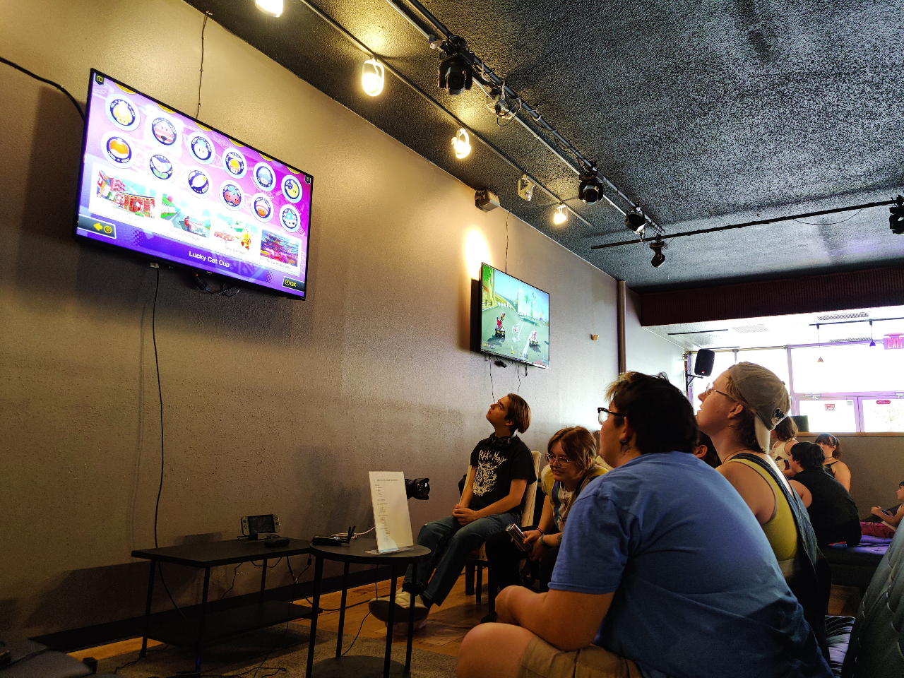(PHOTOS) Video avid gamers in finding house for esports event, big-screen gaming in downtown Casper