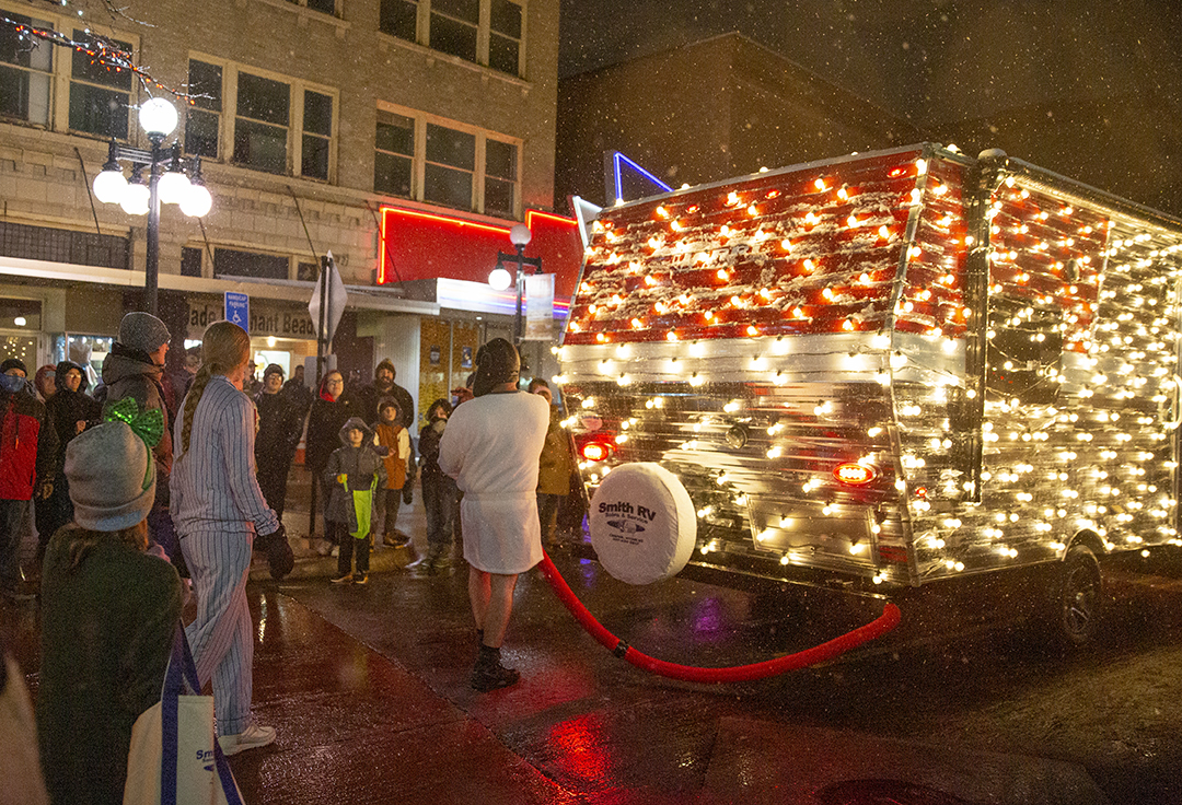 (PHOTOS) Kenny Electric's prehistoricthemed Christmas float wins grand